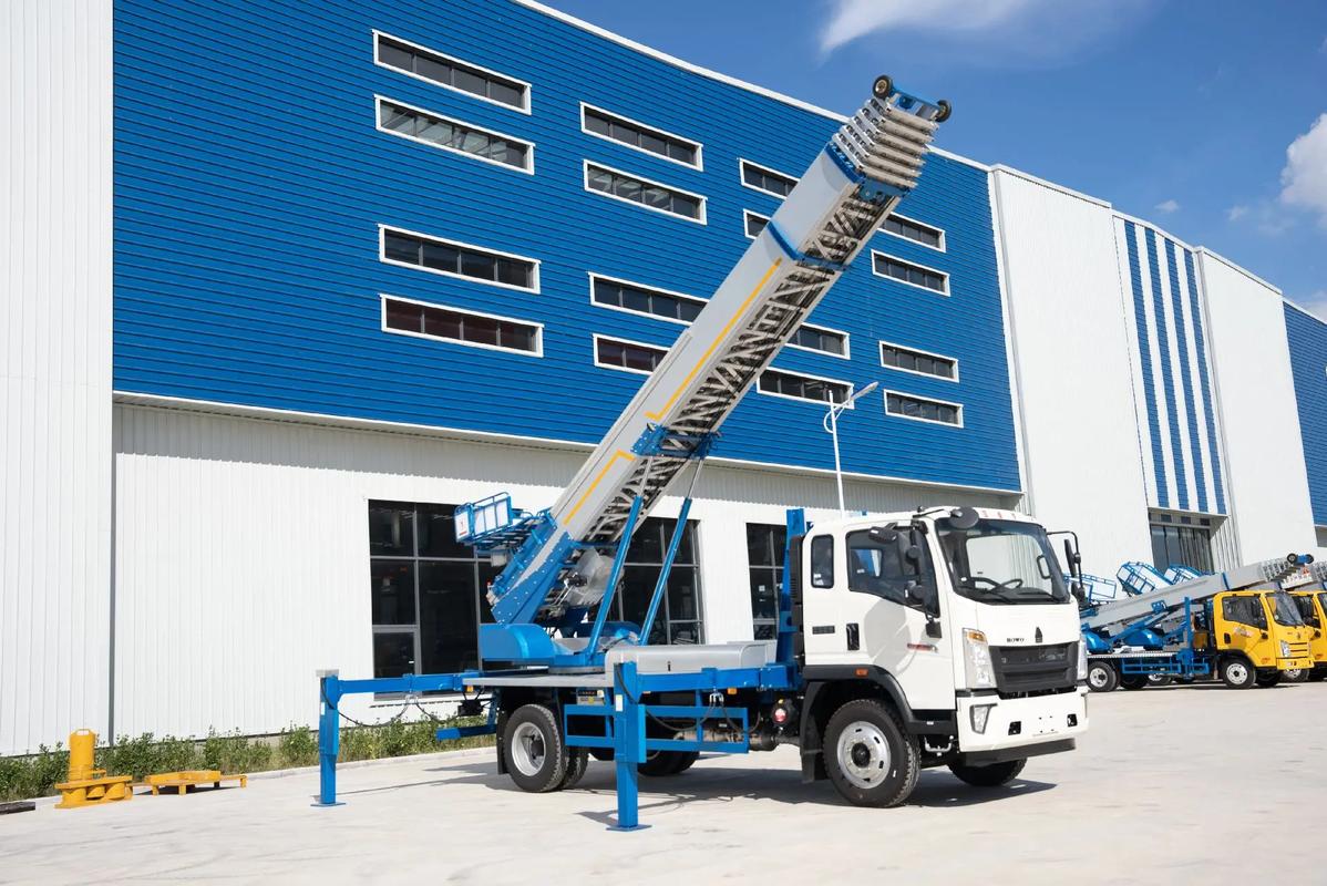 平乡县小型云梯车上料车租赁多少钱