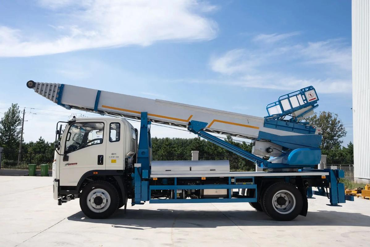 平乡县云梯上料车租赁费用