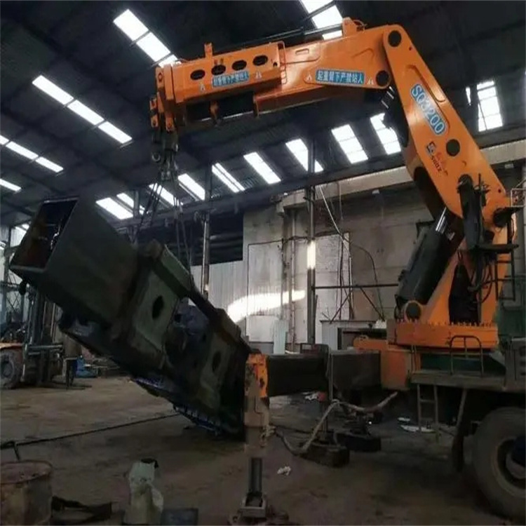 平乡县130吨折臂吊车出租吊机租赁附近电话