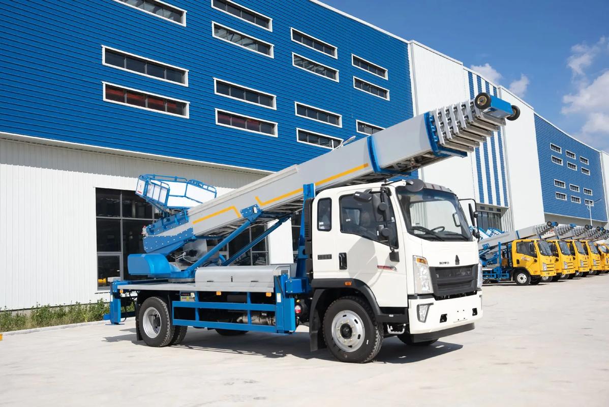 平乡县出租云梯车高空作业车 建筑垃圾搬运