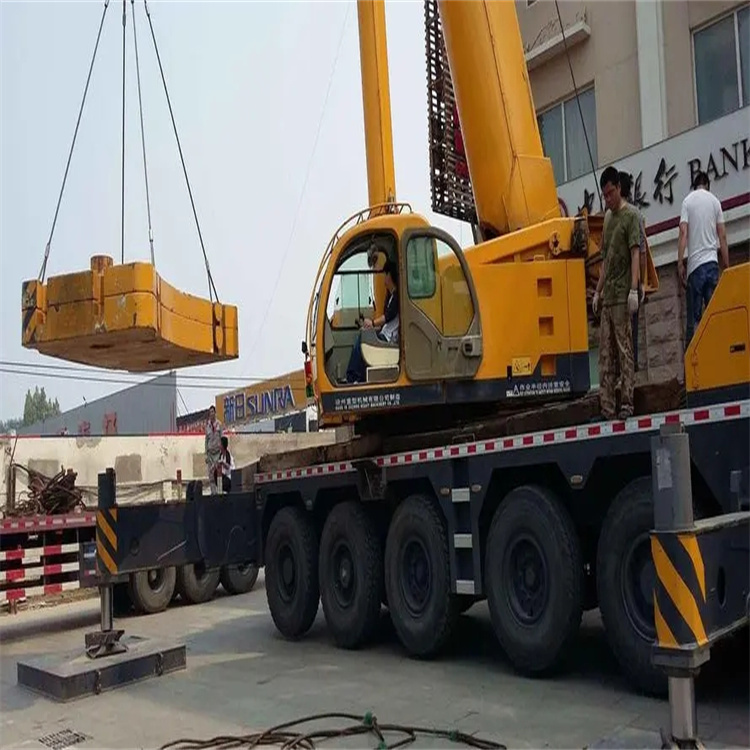 平乡县当地吊车出租|机器吊装|75吨|工厂搬迁服务